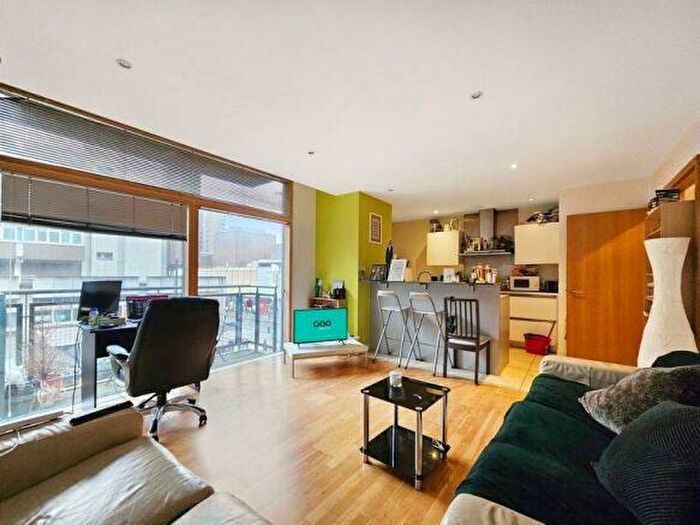 2 Bedroom Apartment To Rent In Church Street, Manchester, M4