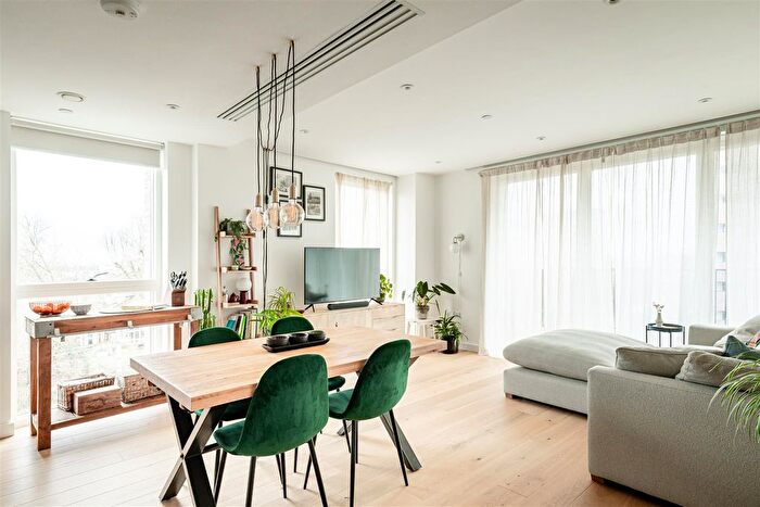 2 Bedroom Flat For Sale In Bathgate Place, W13