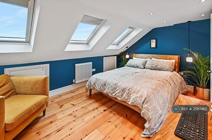 3 Bedroom Flat To Rent In Radford Road, London, SE13