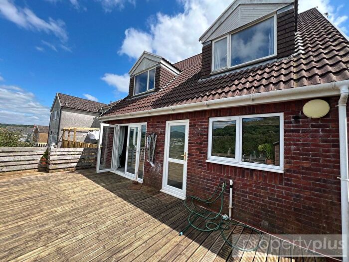 4 Bedroom Bungalow For Sale In Llantrisant Road, Pontypridd, South Wales, CF37