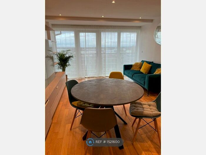 2 Bedroom Flat To Rent In Berberis House, Feltham, TW13