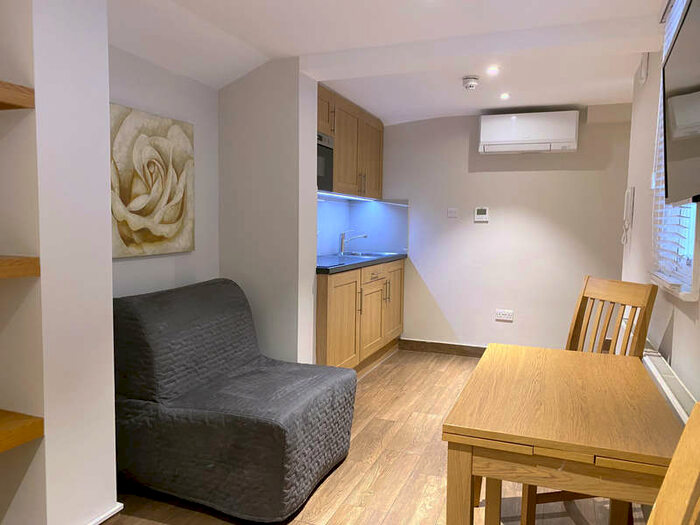 1 Bedroom Studio Flat To Rent In Courtfield Gardens, Kensington, London SW5