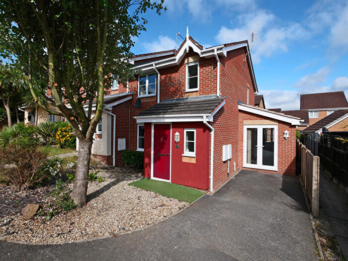 3 Bedroom Semi-Detached House For Sale In Moat House Way, DN12