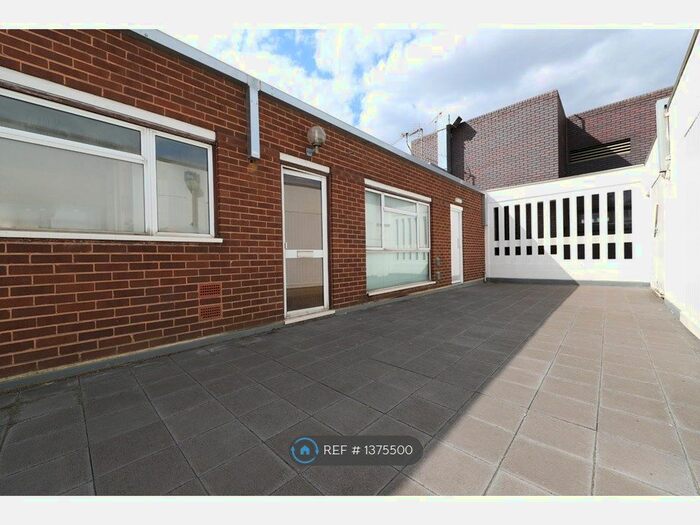 2 Bedroom Flat To Rent In Crosby House, Bromley, BR1