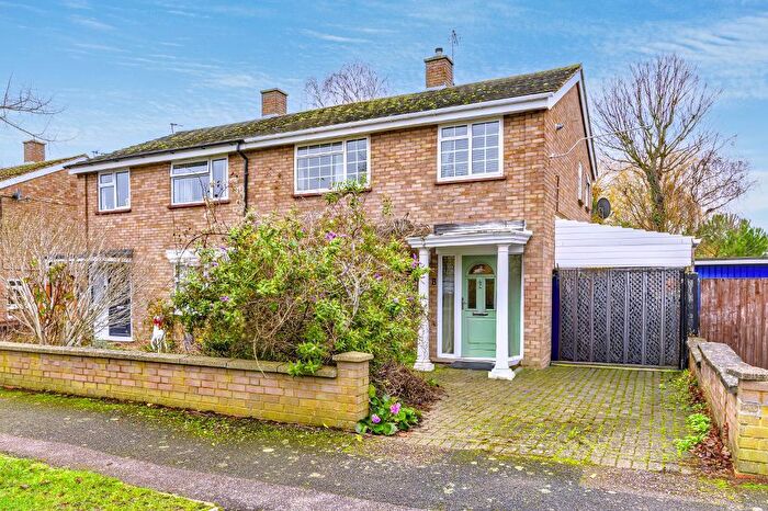 3 Bedroom Semi-Detached House For Sale In Waveney Avenue, Bedford, MK41