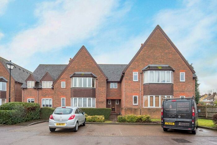 2 Bedroom Apartment To Rent In Westminster Court Grove Road, AL5