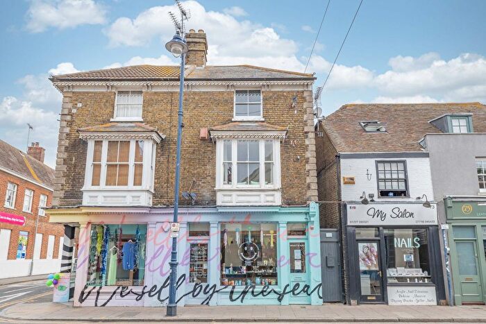 2 Bedroom Flat For Sale In High Street, Whitstable, CT5