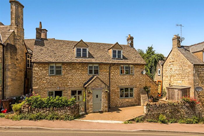3 Bedroom Link Detached House For Sale In Rodborough Hill, Stroud, GL5