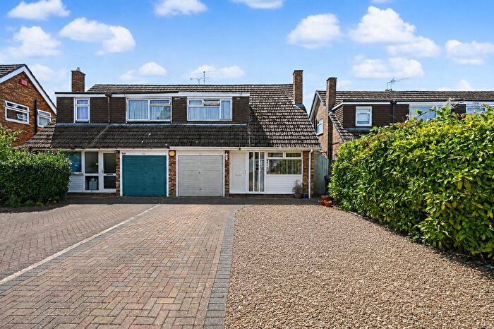 3 Bedroom Semi-Detached House For Sale In Cymbeline Way, Woodlands, Rugby, CV22