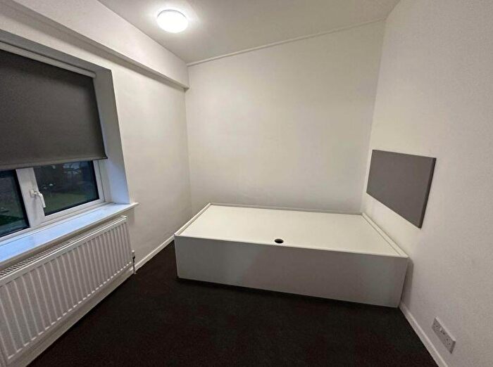4 Bedroom House To Rent In Northdown Road, Hatfield, AL10