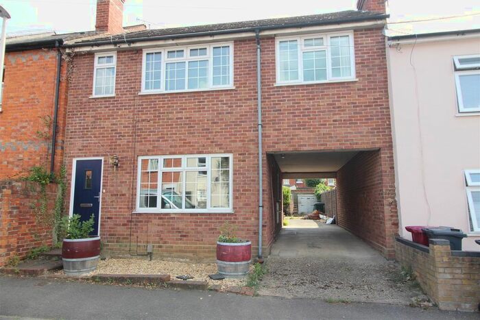 1 Bedroom Flat To Rent In Oxford Street, Caversham, Reading, RG4