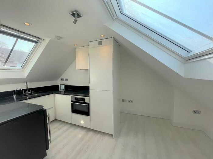 1 Bedroom Flat To Rent In Victoria Road, Chesham, HP5