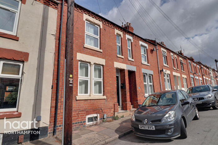 4 Bedroom Terraced House To Rent In Cambridge Street, Northampton, NN2