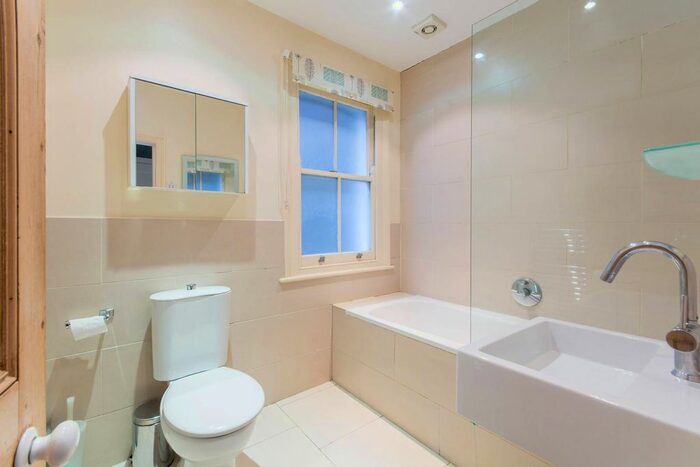 2 Bedroom Flat To Rent In Rusthall Avenue, Bedford Park, London, W4