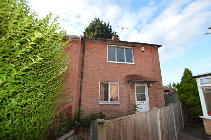 2 Bedroom End Of Terrace House For Sale In Red House Close, Leicester, LE2