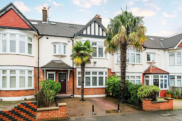 5 Bedroom Terraced House For Sale In Warren Road, Wanstead, E11