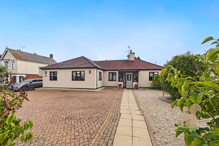 3 Bedroom Detached Bungalow For Sale In Mersea Road, Colchester, CO2