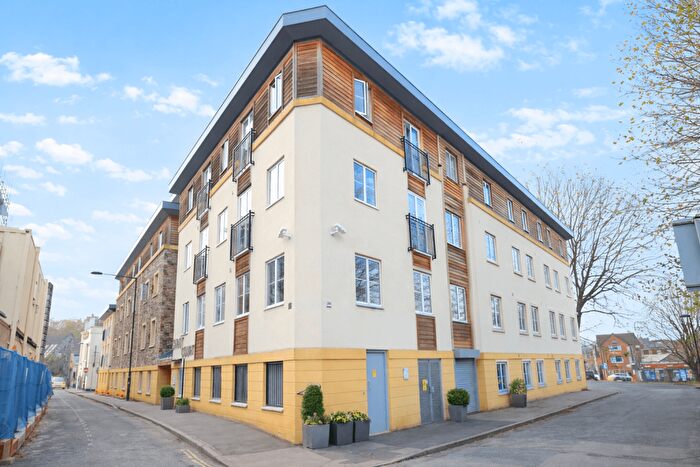 1 Bedroom Flat To Rent In Cabot Court, Braggs Lane, Old Market, BS2