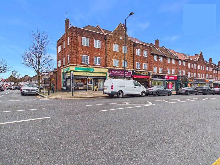 4 Bedroom Flat For Sale In Bowes Road, Southgate, N11
