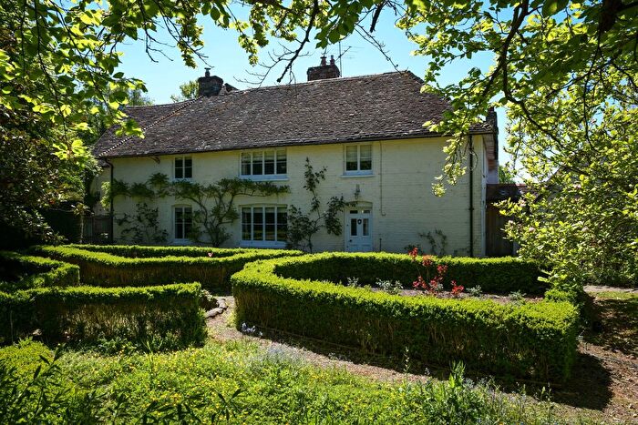 5 Bedroom Semi-Detached House For Sale In Lamberhurst, Tunbridge Wells, TN3