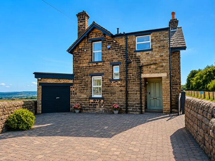 3 Bedroom Detached House For Sale In Otley Road, High Eldwick, Bingley, BD16