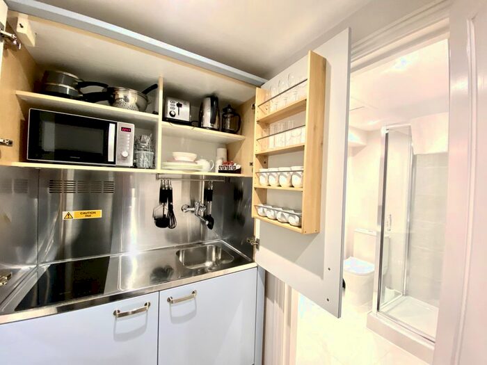 Studio To Rent In Collingham Gardens, South Kensington, London, SW5