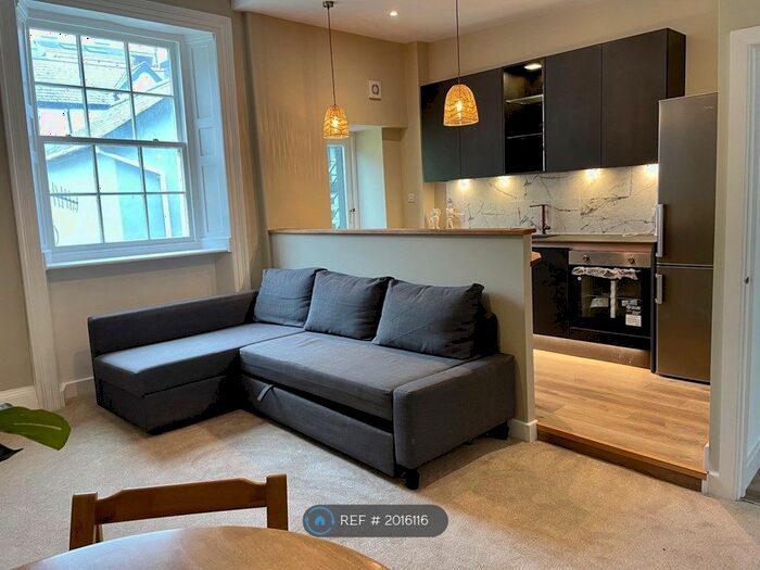 2 Bedroom Flat To Rent In Victoria Road, Dartmouth, TQ6