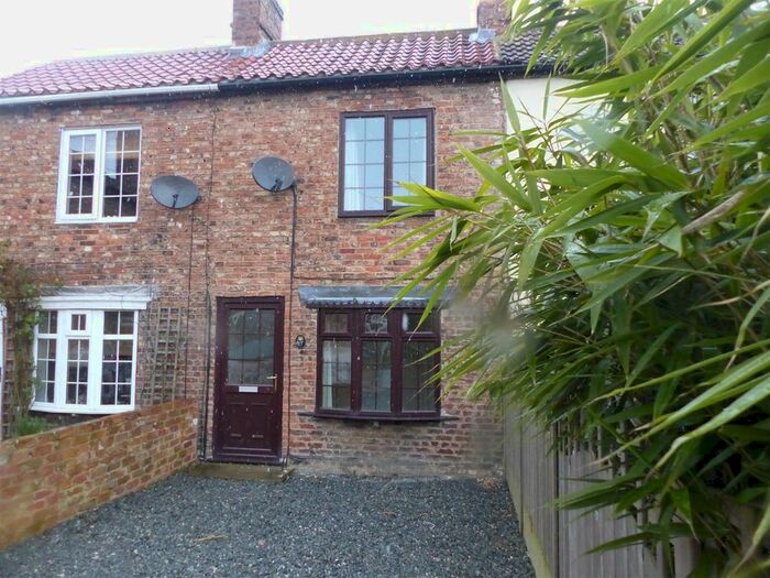2 Bedroom Cottage To Rent In Main Street, Bubwith, Selby, YO8