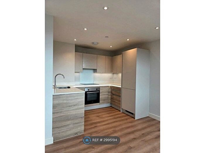 2 Bedroom Flat To Rent In Richmond House, Bournemouth, BH2