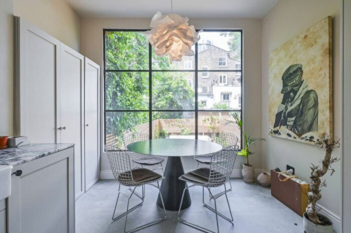 3 Bedroom Terraced House To Rent In Huntingdon Street, Islington, London, N1