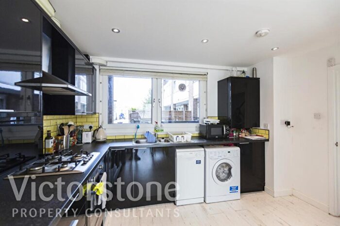 4 Bedroom Maisonette To Rent In Bradley Lynch Court, Morpeth Street, Bethnal Green, London, E2