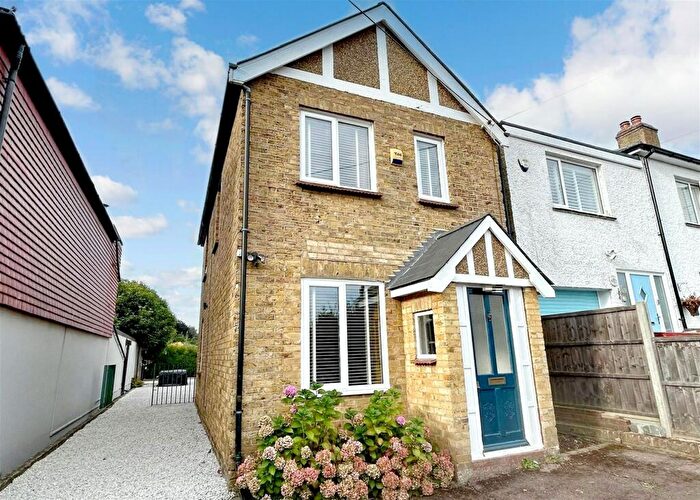 2 Bedroom Detached House For Sale In Munns Lane, Hartlip, Sittingbourne, Kent, ME9