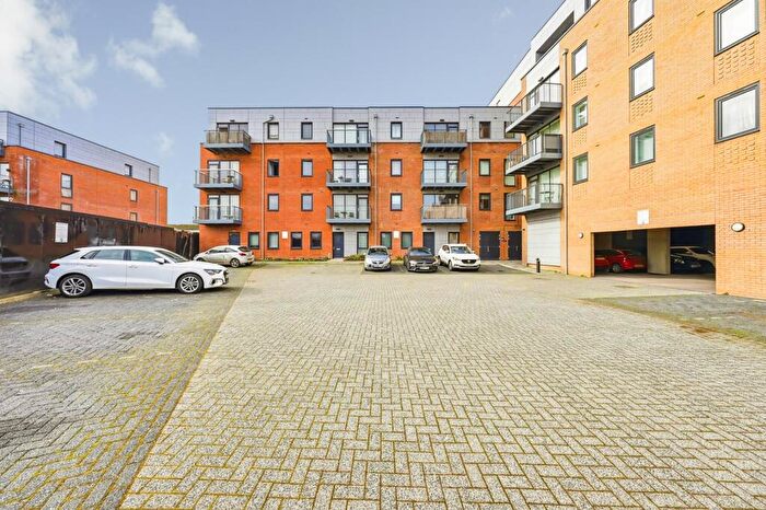 1 Bedroom Flat For Sale In Vauxhall Place, Dartford, Kent, DA1