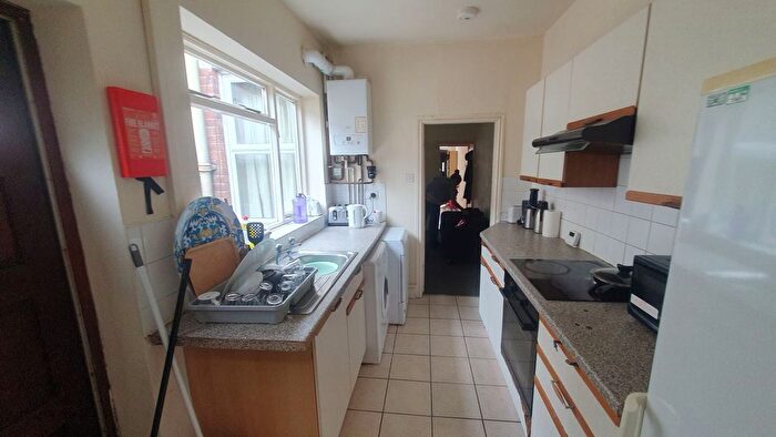 2 Bedroom End Of Terrace House For Sale In Humber Avenue, Coventry, West Midlands, CV1