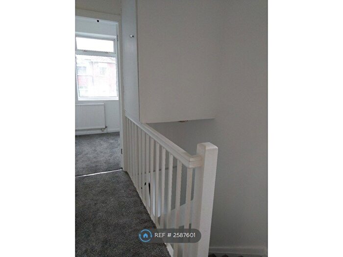 3 Bedroom Semi Detached House To Rent In Maple Avenue, Manchester, M45