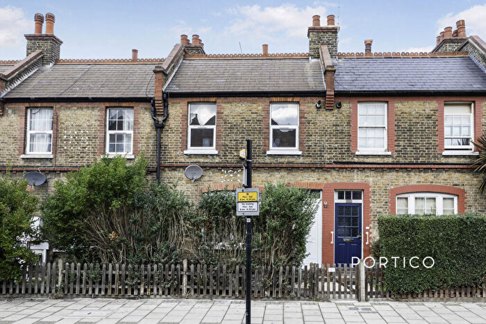 4 Bedroom House To Rent In Lordship Lane, N17