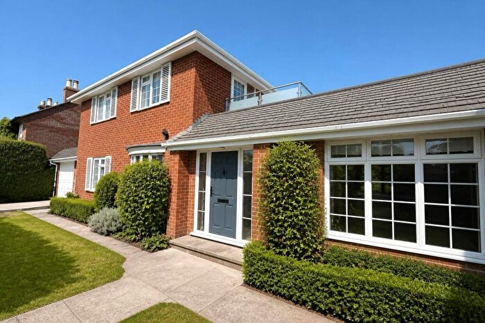 3 Bedroom Detached House For Sale In Westfield Road, Lymington, SO41