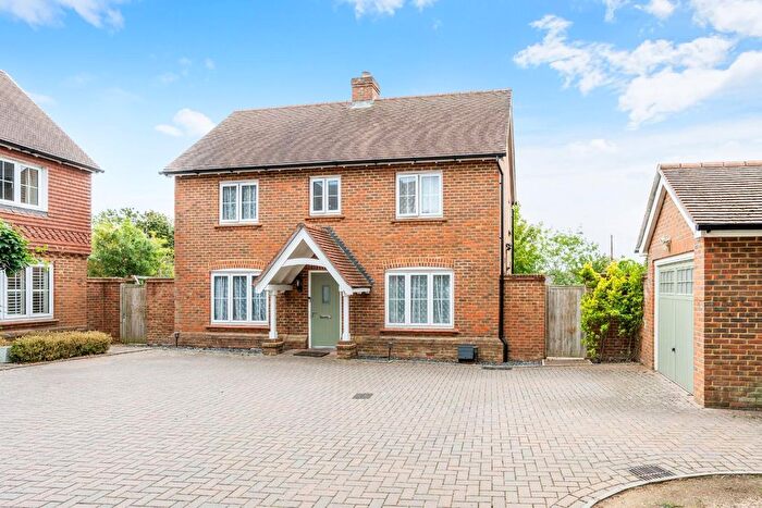 3 Bedroom Detached House For Sale In Preston Manor Road, Tadworth, KT20