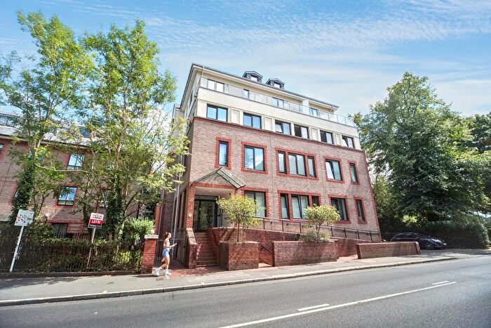 2 Bedroom Flat For Sale In South Street, Epsom, KT18