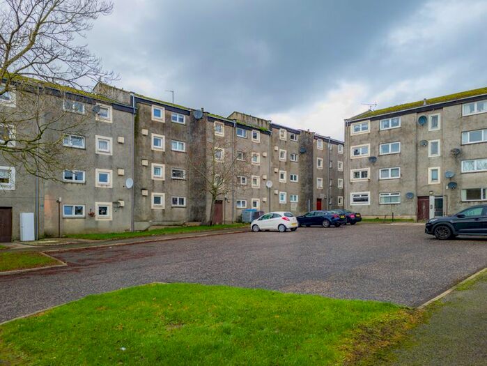 2 Bedroom Flat For Sale In Shapinsay Court, Aberdeen, AB15