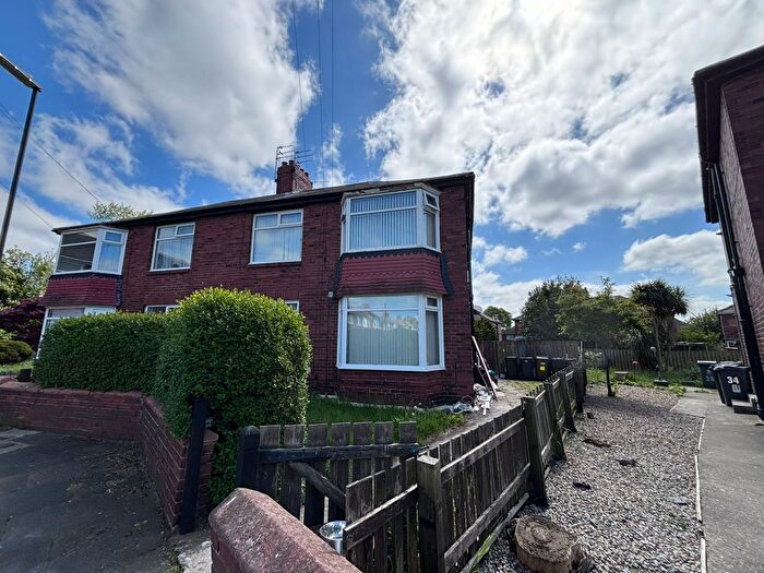 2 Bedroom Flat To Rent In Dene Crescent, Wallsend, NE28