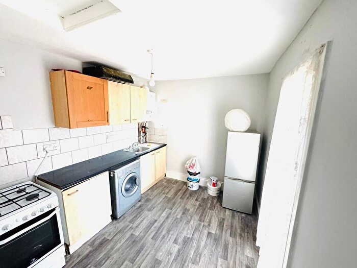 1 Bedroom Flat To Rent In Barking Road, London, E13