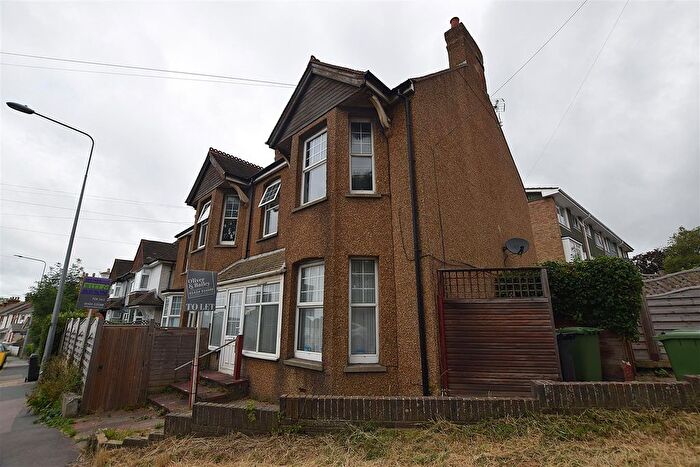 1 Bedroom Flat To Rent In Little Common Road, Little Common, TN39