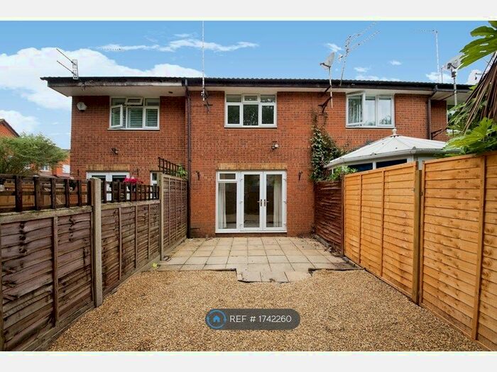 2 Bedroom Terraced House To Rent In Artesian Grove, Barnet, EN5