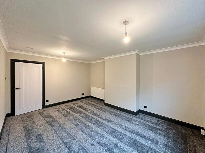 2 Bedroom Flat To Rent In Anstruther Street, Tollcross, Glasgow, G32