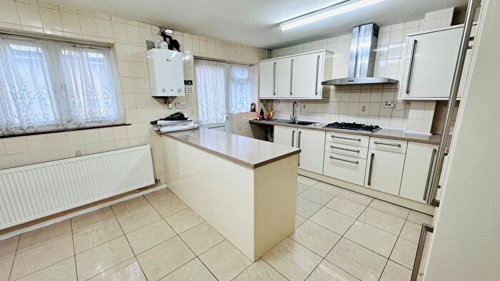 3 Bedroom Semi-Detached House To Rent In Kenmore Avenue, Harrow, HA3