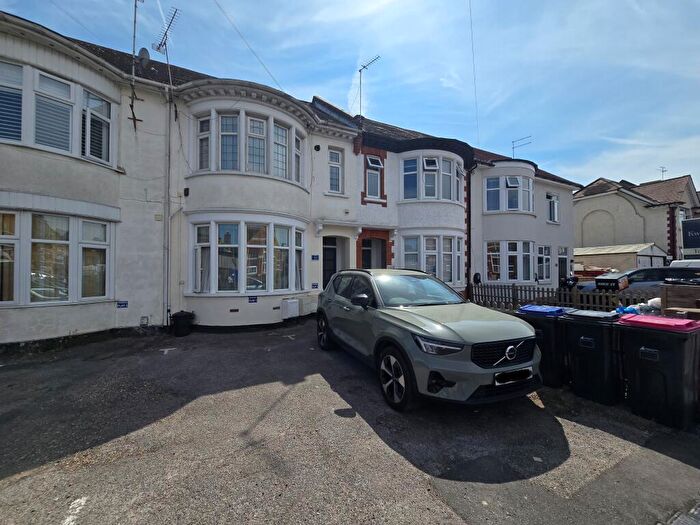 1 Bedroom Maisonette For Sale In Bournemouth Park Road, Southend-on-sea, SS2
