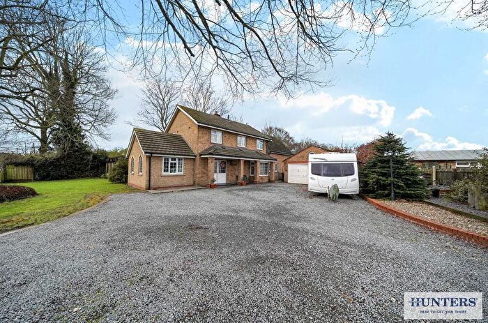 4 Bedroom Detached House For Sale In York Road, Barlby, Selby, YO8