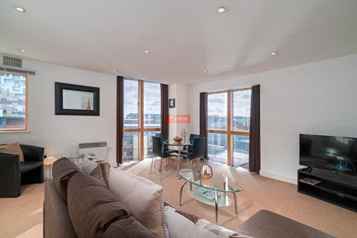 1 Bedroom Flat To Rent In Canal Wharf, Waterfront Walk, Waterfront Walk, B1
