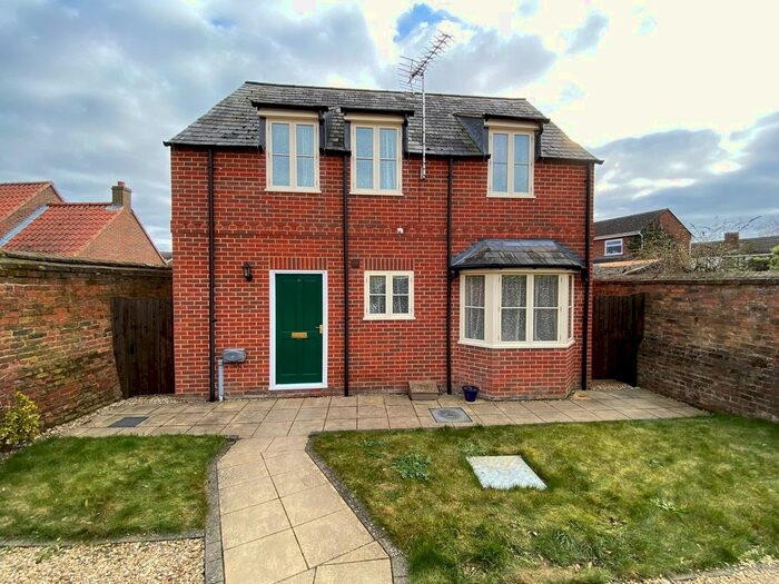 4 Bedroom Detached House To Rent In East Street, Crowland, Peterborough PE6